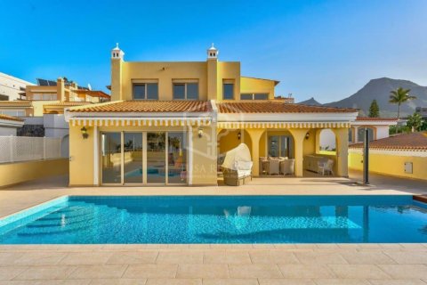 Villa for sale in Adeje, Tenerife, Spain 4 bedrooms, 320 sq.m. No. 146723 - photo 4