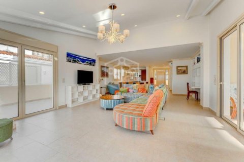 Villa for sale in Adeje, Tenerife, Spain 4 bedrooms, 320 sq.m. No. 146723 - photo 17