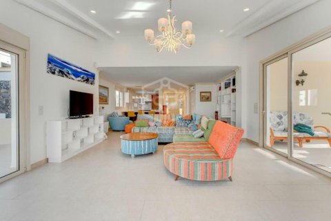 Villa for sale in Adeje, Tenerife, Spain 4 bedrooms, 320 sq.m. No. 146723 - photo 18