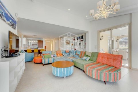 Villa for sale in Adeje, Tenerife, Spain 4 bedrooms, 320 sq.m. No. 146723 - photo 19