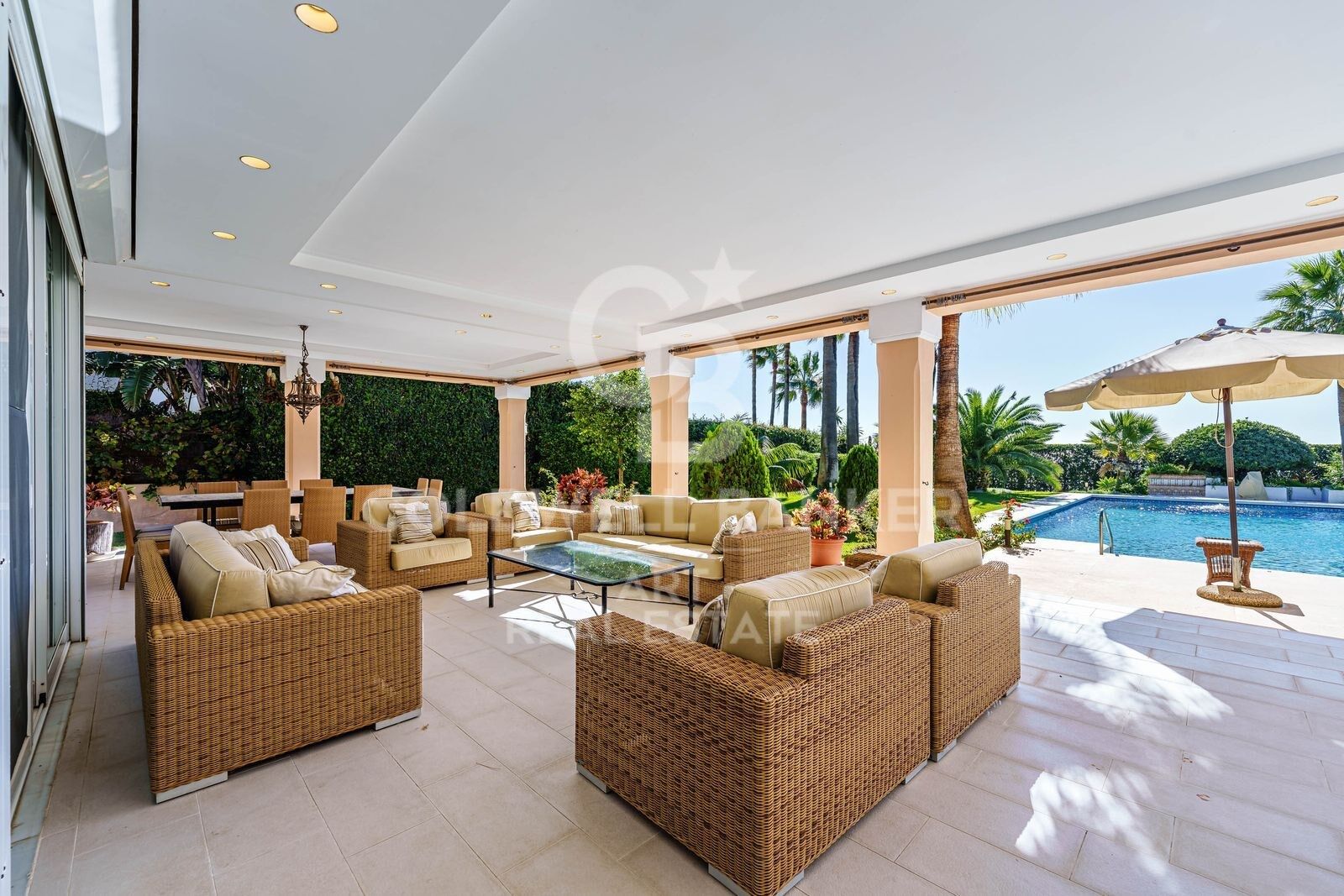 Villa i Estepona, Malaga, Spanien 9 sovrum, 735 kvm. Nr. 179031