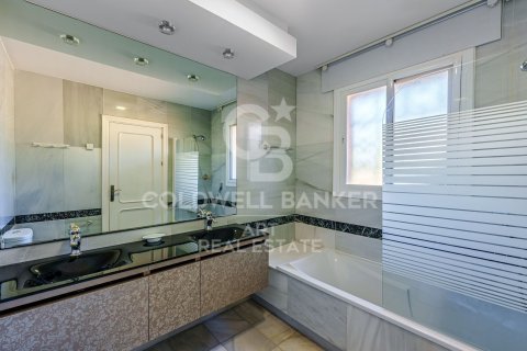 Villa à vendre à Estepona, Malaga, Espagne, 9 chambres, 735 m2 No. 179031 - photo 27