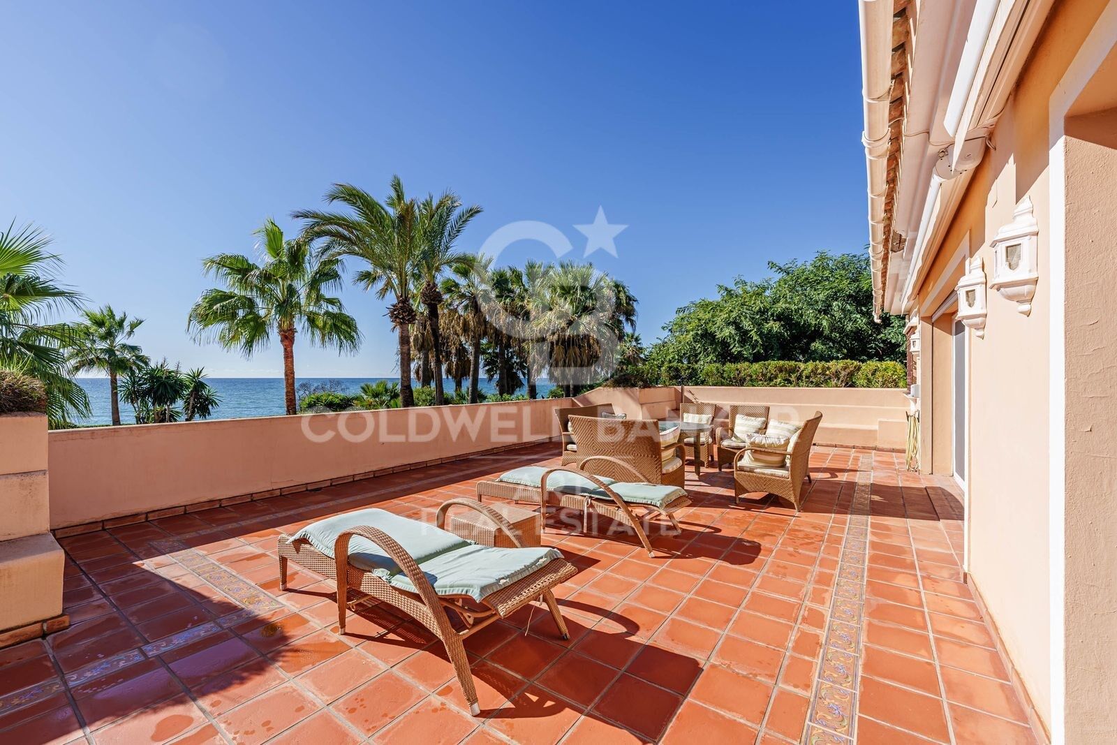 Villa i Estepona, Malaga, Spanien 9 sovrum, 735 kvm. Nr. 179031