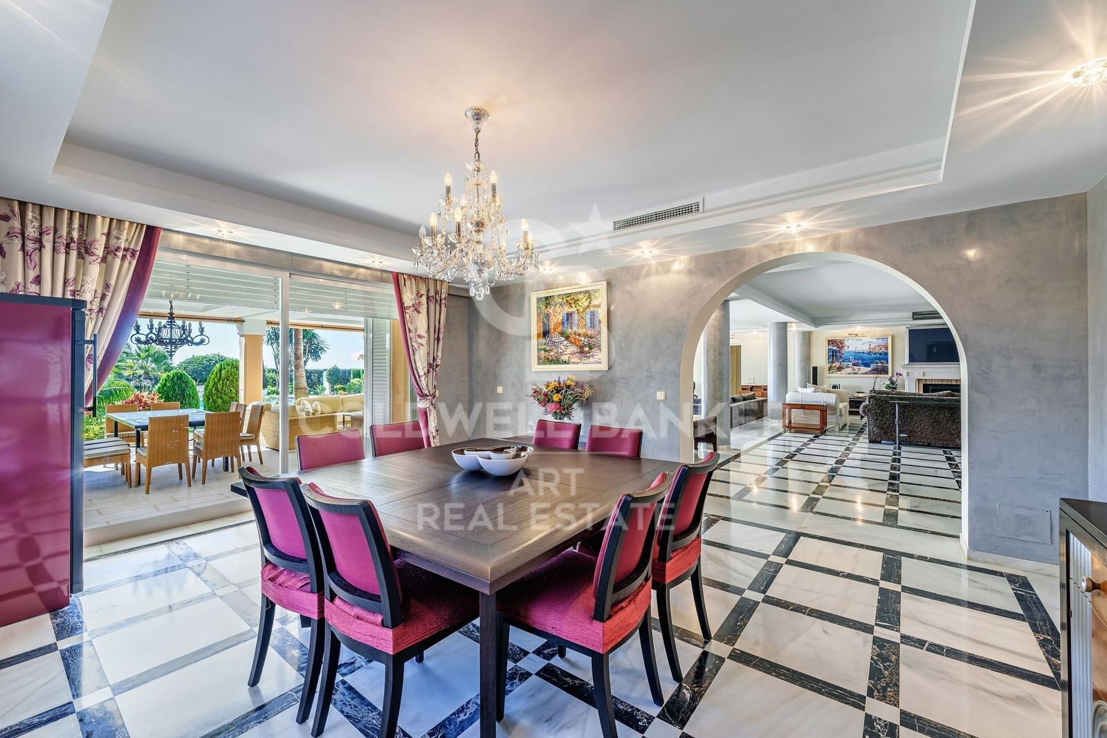 Villa i Estepona, Malaga, Spanien 9 sovrum, 735 kvm. Nr. 179031