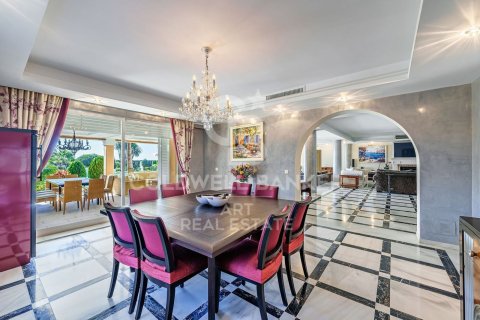 Villa à vendre à Estepona, Malaga, Espagne, 9 chambres, 735 m2 No. 179031 - photo 11