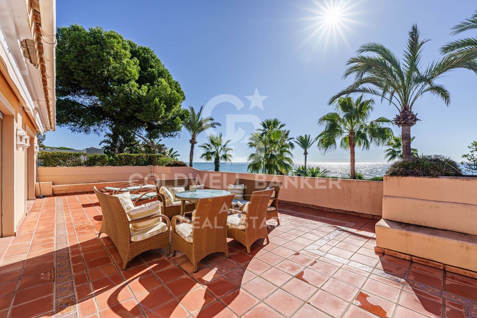 Villa i Estepona, Malaga, Spanien 9 sovrum, 735 kvm. Nr. 179031
