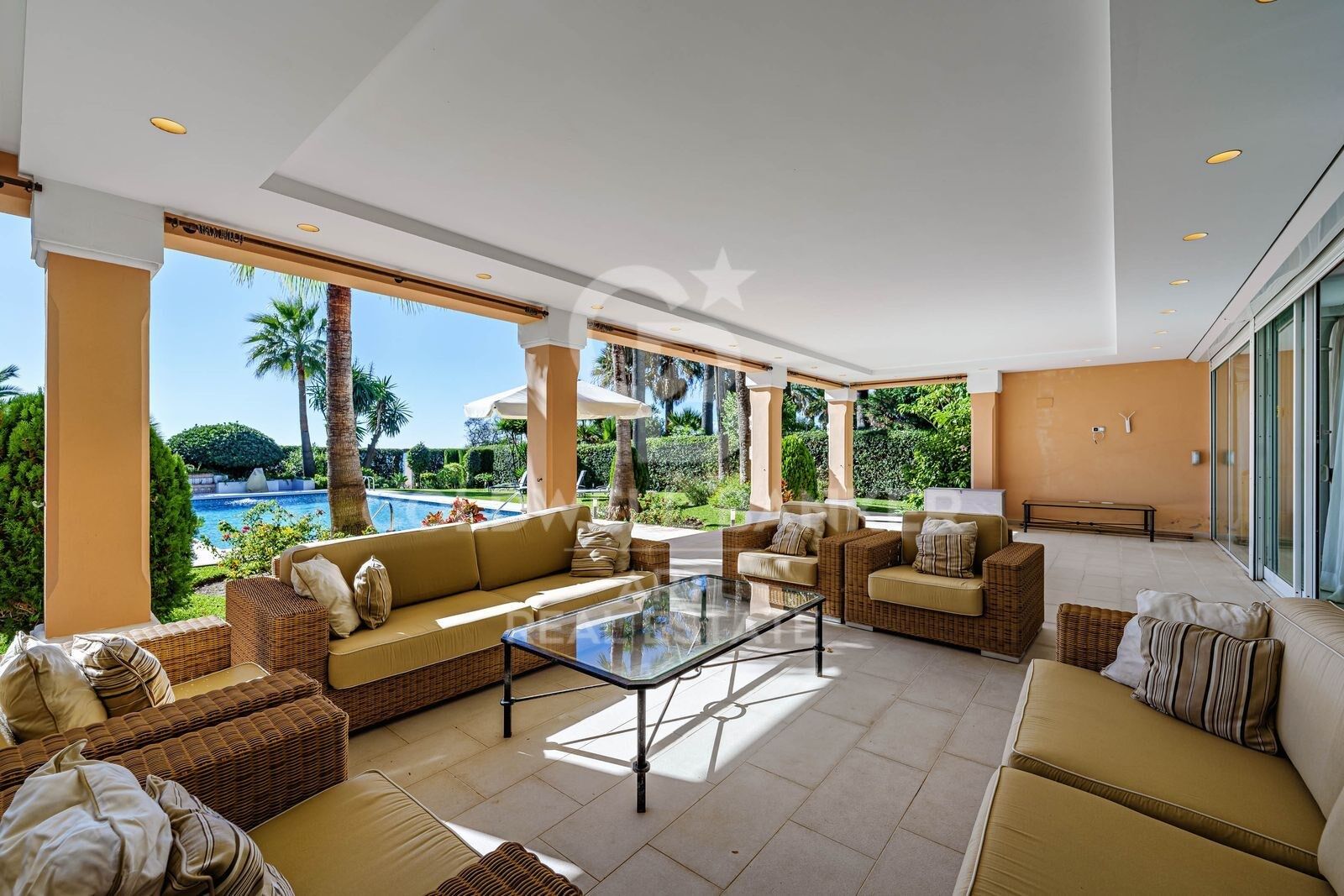 Villa i Estepona, Malaga, Spanien 9 sovrum, 735 kvm. Nr. 179031