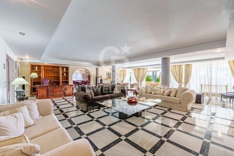 Villa à vendre à Estepona, Malaga, Espagne, 9 chambres, 735 m2 No. 179031 - photo 7