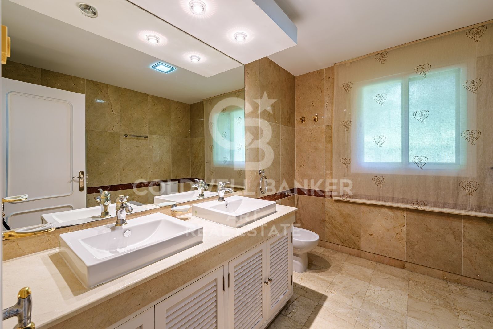 Villa i Estepona, Malaga, Spanien 9 sovrum, 735 kvm. Nr. 179031