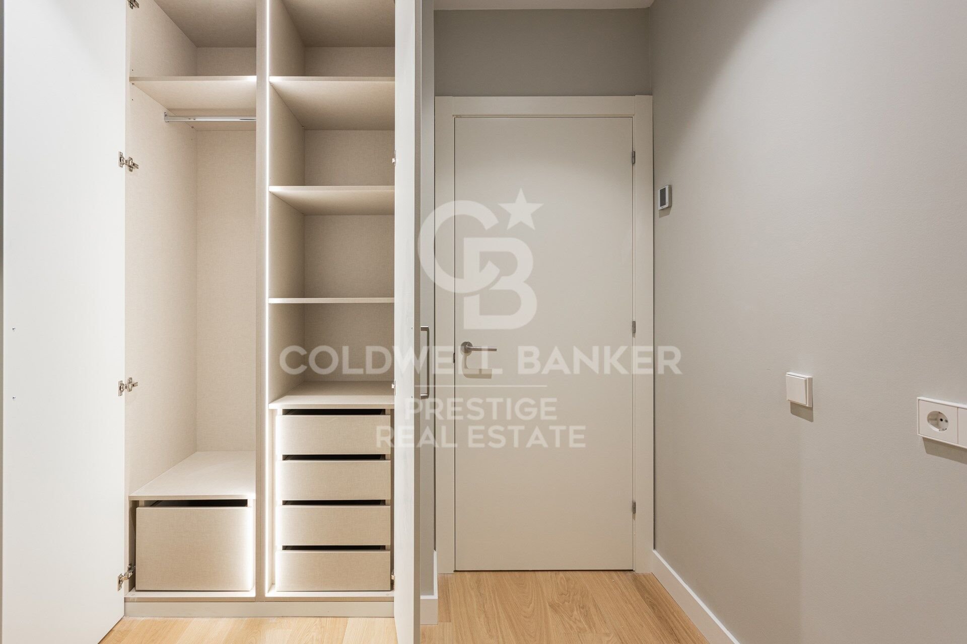 Dzīvoklis Barcelona, Spānijā 5 istabas, 224 m2 Nr. 179028