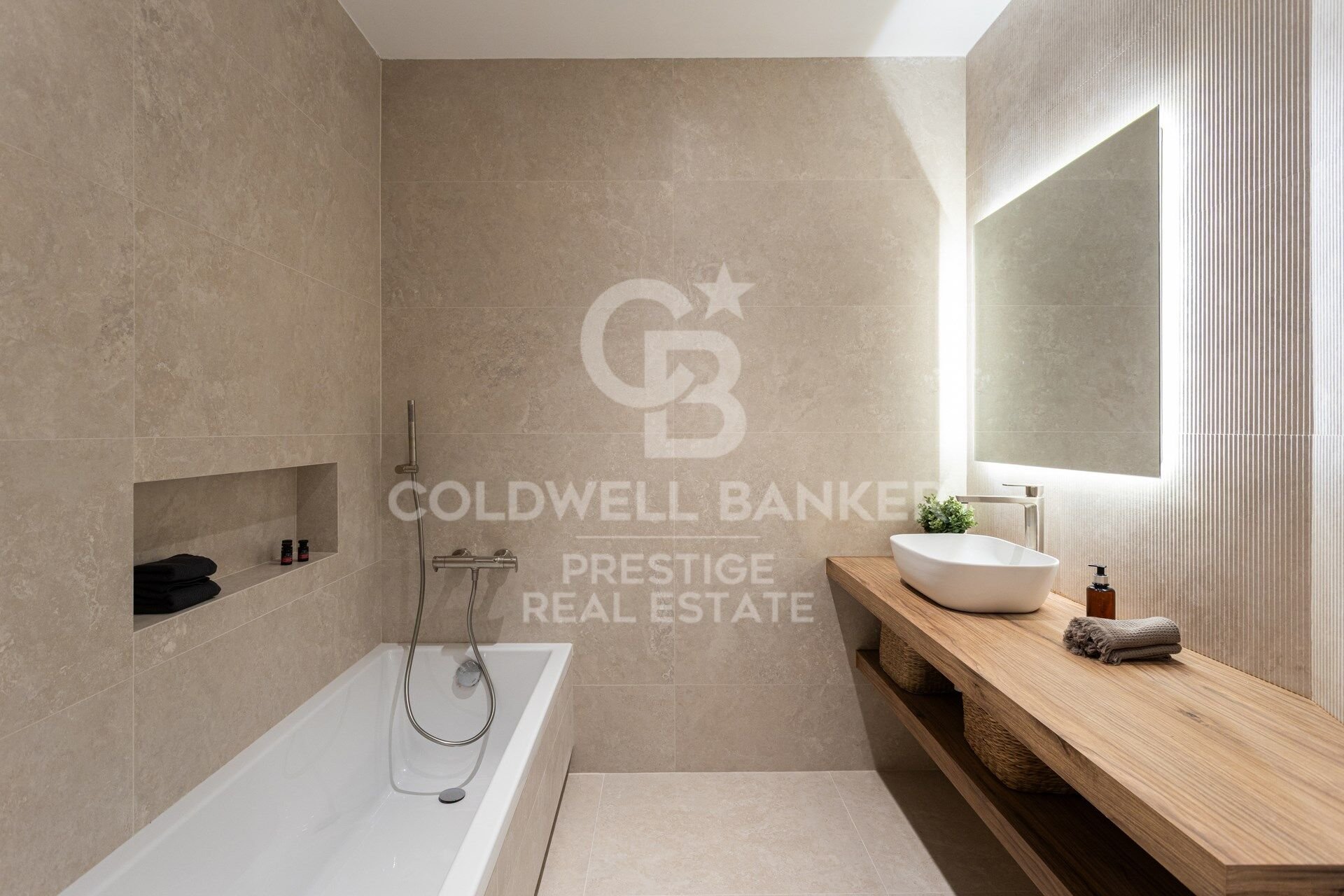 Dzīvoklis Barcelona, Spānijā 5 istabas, 224 m2 Nr. 179028