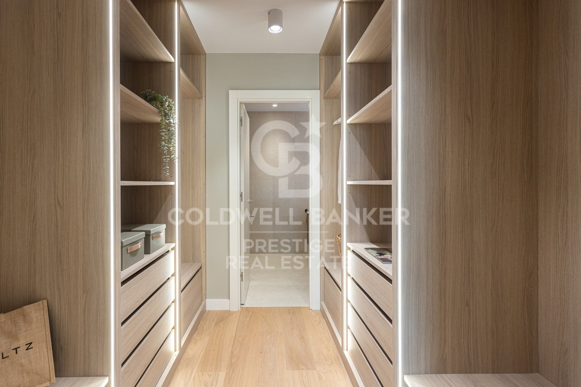 Dzīvoklis Barcelona, Spānijā 5 istabas, 224 m2 Nr. 179028