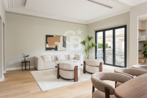 Apartment à vendre à Barcelona, Espagne, 5 chambres, 224 m2 No. 179028 - photo 4