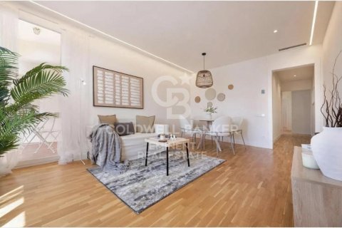 Apartment à vendre à Barcelona, Espagne, 3 chambres, 100 m2 No. 179030 - photo 3