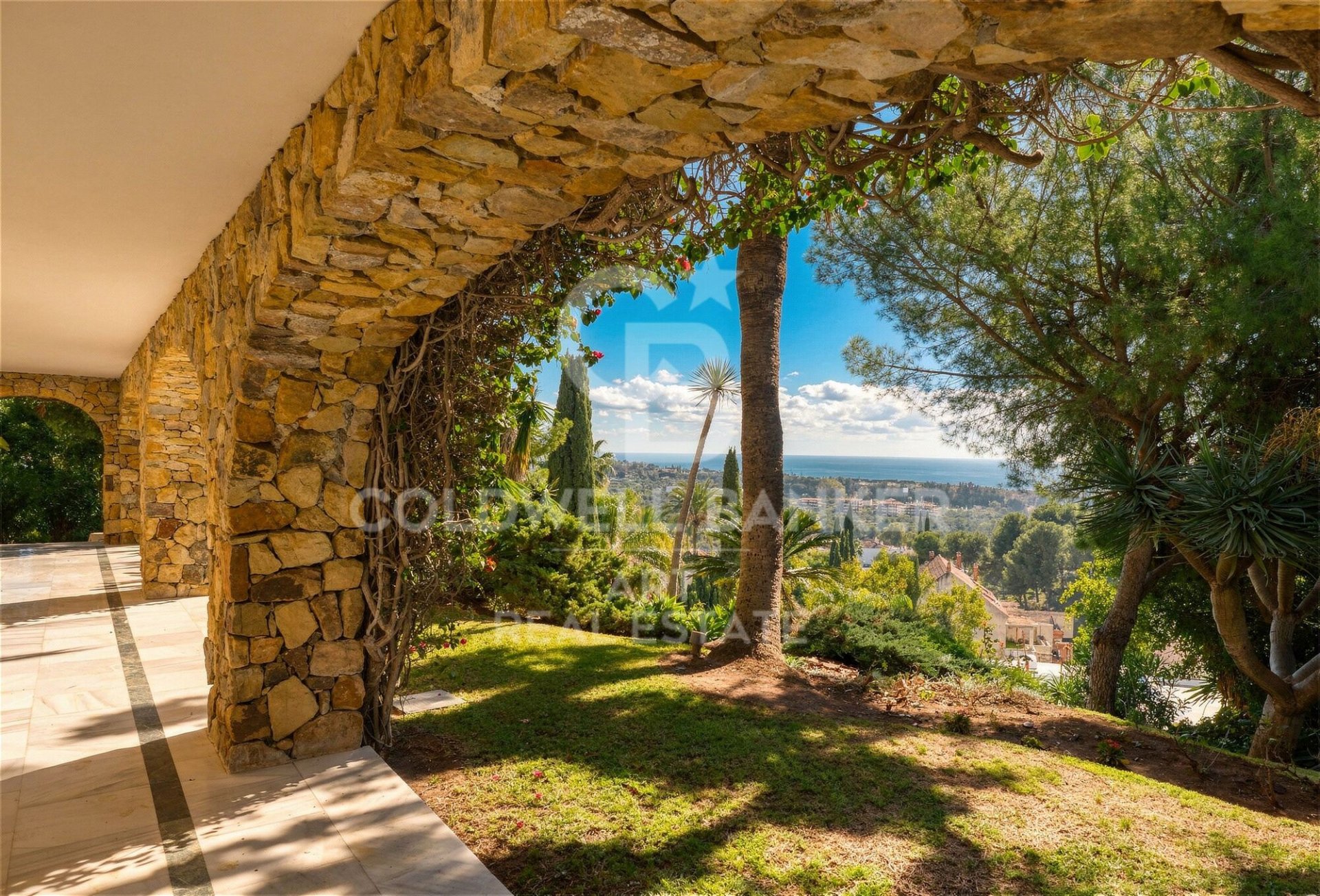 Dom w Marbella, Malaga, Hiszpania 10 sypialni, 2600 mkw. nr 179032
