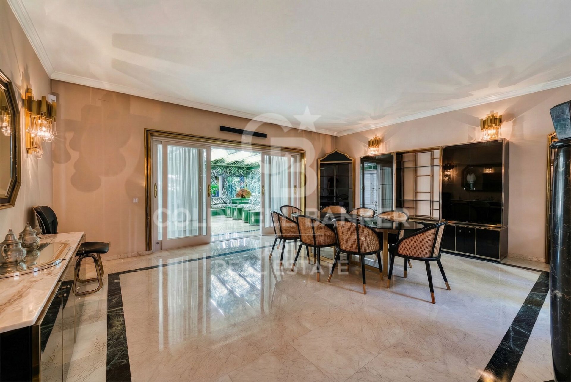 Dom w Marbella, Malaga, Hiszpania 10 sypialni, 2600 mkw. nr 179032