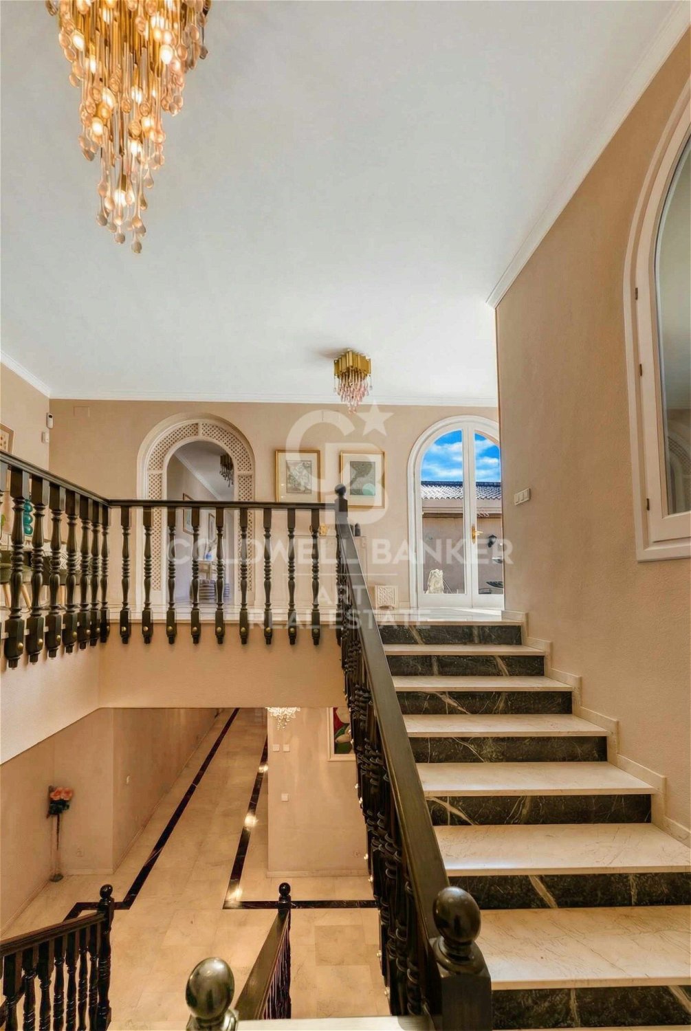 Dom w Marbella, Malaga, Hiszpania 10 sypialni, 2600 mkw. nr 179032