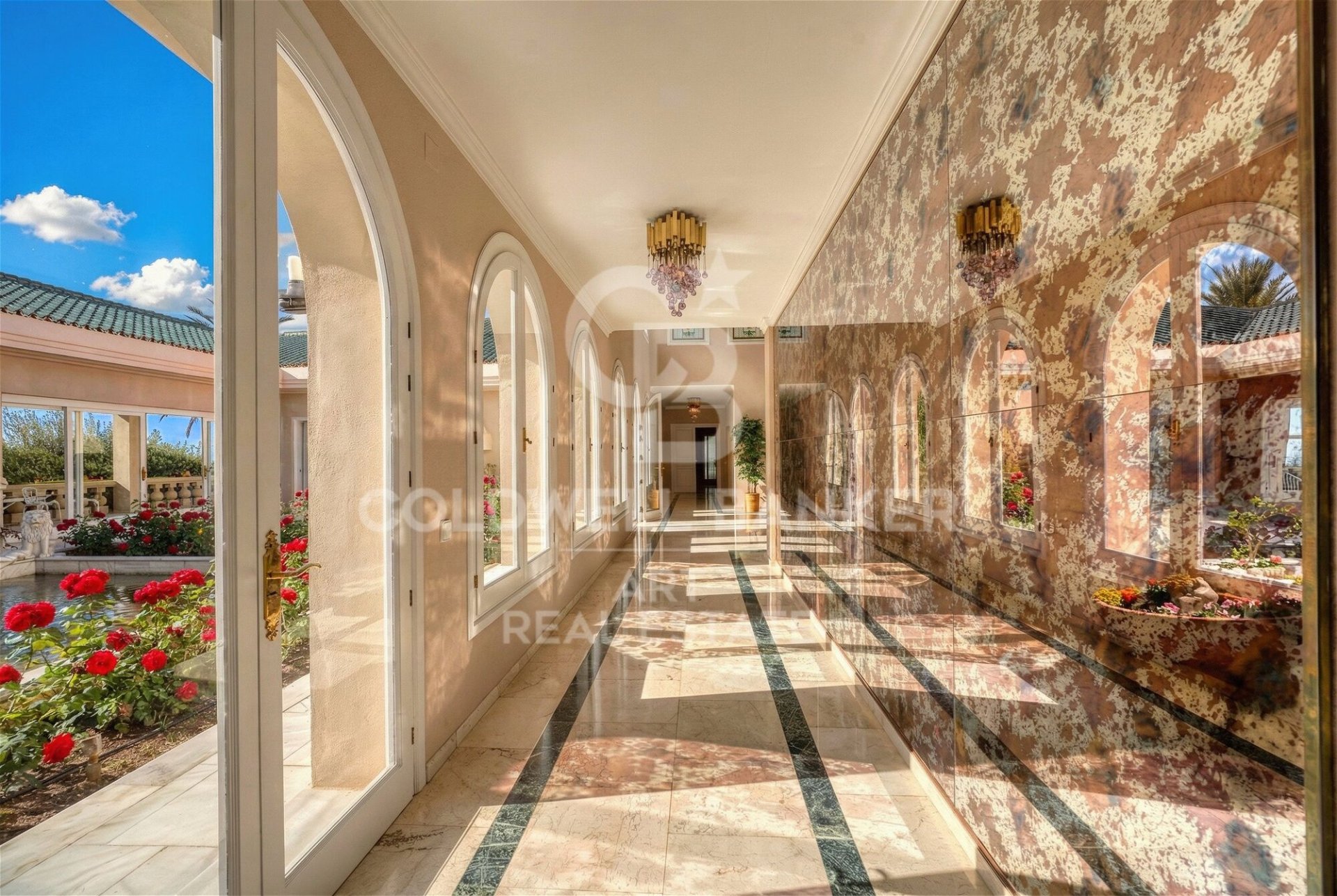Dom w Marbella, Malaga, Hiszpania 10 sypialni, 2600 mkw. nr 179032