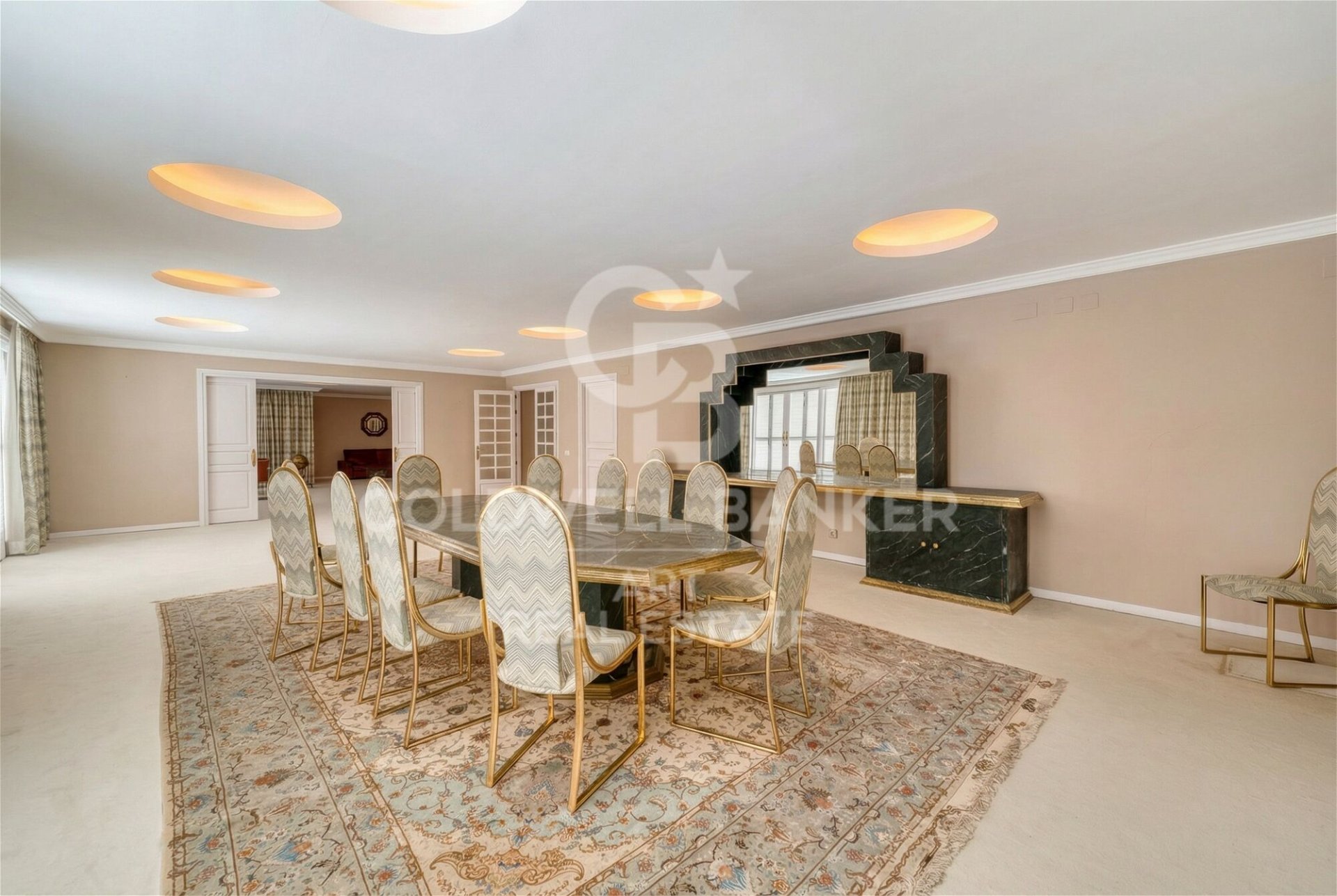 Dom w Marbella, Malaga, Hiszpania 10 sypialni, 2600 mkw. nr 179032
