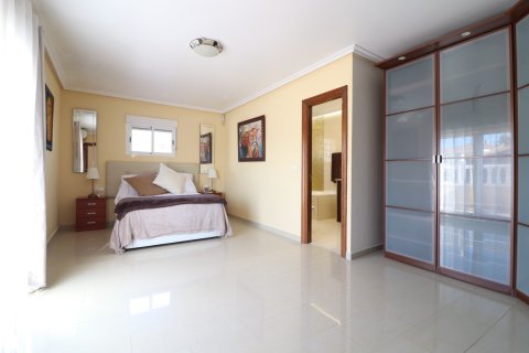 Villa zum Verkauf La Marina, Alicante, Spanien 6 Schlafzimmer, 353 m2 Nr. 114754 - Foto 24