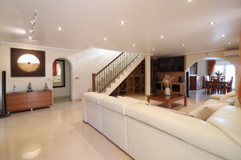 Villa zum Verkauf La Marina, Alicante, Spanien 6 Schlafzimmer, 353 m2 Nr. 114754 - Foto 4