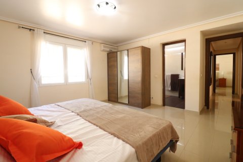 Villa zum Verkauf La Marina, Alicante, Spanien 6 Schlafzimmer, 353 m2 Nr. 114754 - Foto 19