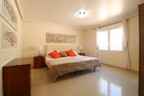Villa zum Verkauf La Marina, Alicante, Spanien 6 Schlafzimmer, 353 m2 Nr. 114754 - Foto 18