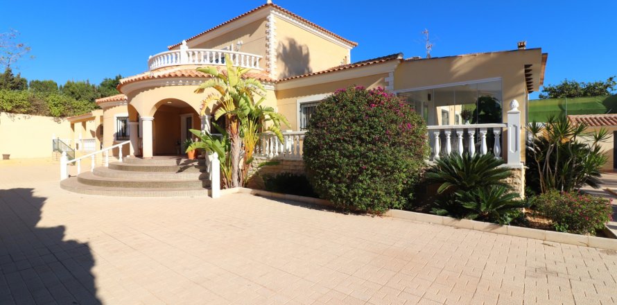Villa La Marina, Alicante, Spanien 6 Schlafzimmer, 353 m2 Nr. 114754