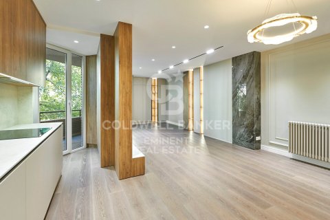 Apartamento en venta en Barcelona, España 3 dormitorios, 135 m2 No. 159866 - foto 4