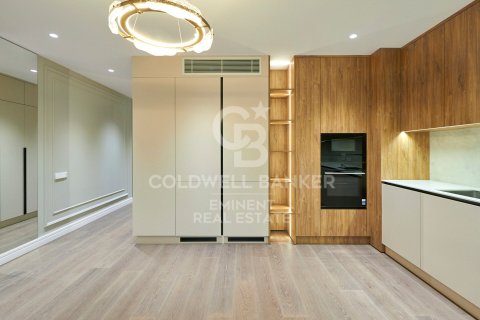 Apartamento en venta en Barcelona, España 3 dormitorios, 135 m2 No. 159866 - foto 5