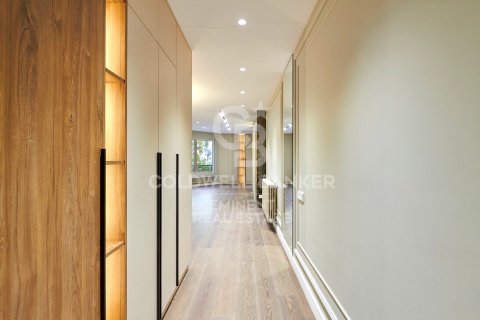 Apartment à vendre à Barcelona, Espagne, 3 chambres, 135 m2 No. 159866 - photo 2