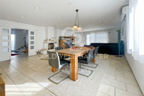 Villa for sale in Empuriabrava, Girona, Spain 4 bedrooms, 348 sq.m. No. 159864 - photo 6