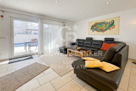 Villa for sale in Empuriabrava, Girona, Spain 4 bedrooms, 348 sq.m. No. 159864 - photo 3