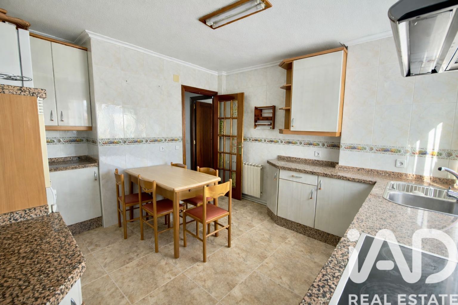 Apartment à Leon, Espagne 4 chambres, 146 m2 No. 195144