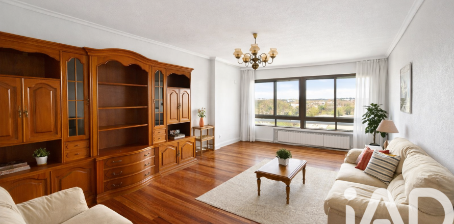 Apartment à Leon, Espagne 4 chambres, 146 m2 No. 195144