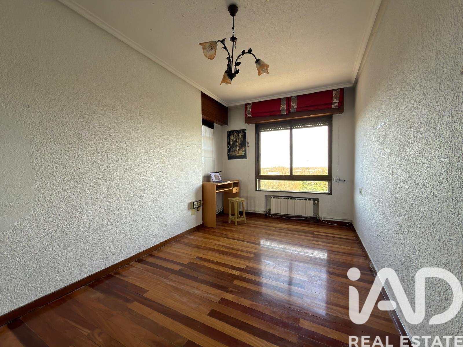Apartment à Leon, Espagne 4 chambres, 146 m2 No. 195144