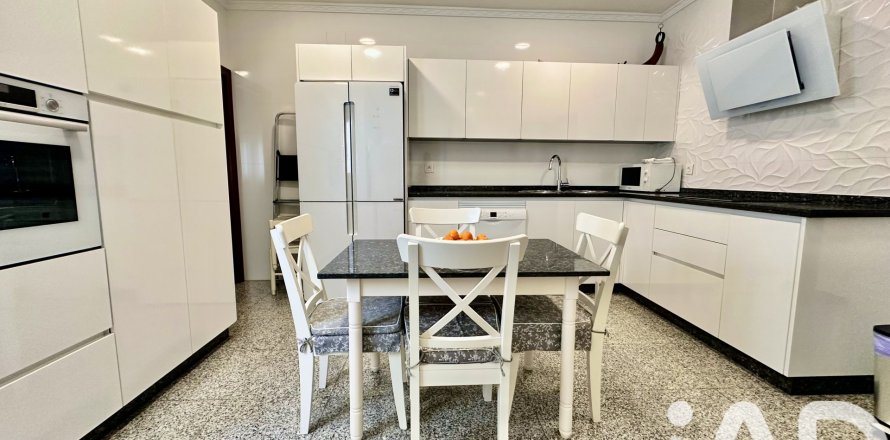 Apartment à Lepe, Huelva, Espagne 4 chambres, 202 m2 No. 195143