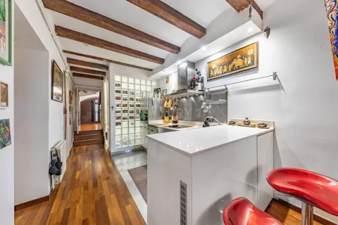 Apartment for sale in Barcelona, Spain 1 bedroom, 79 sq.m. No. 167015 - photo 3