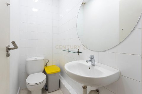 Office for sale in Barcelona, Spain 1 bedroom, 106 sq.m. No. 167132 - photo 29