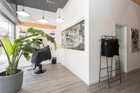 Office for sale in Barcelona, Spain 1 bedroom, 106 sq.m. No. 167132 - photo 9
