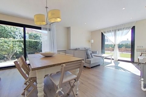 Talo myytävänä Cambrils, Tarragona, Espanja, 4 makuuhuonetta, 810 m2 No. 154090 - kuva 8