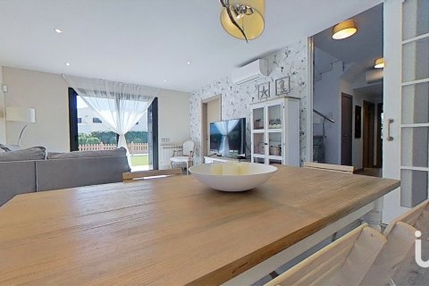 Talo myytävänä Cambrils, Tarragona, Espanja, 4 makuuhuonetta, 810 m2 No. 154090 - kuva 9