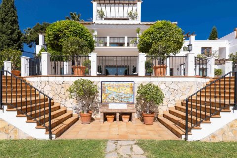 Villa for sale Malaga, Spain 7 bedrooms, 644 sq.m. No. 119577 - photo 1
