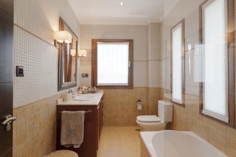 Villa for sale Malaga, Spain 7 bedrooms, 644 sq.m. No. 119577 - photo 12