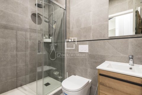 Apartment for sale in Barcelona, Spain 3 bedrooms, 95 sq.m. No. 167971 - photo 26