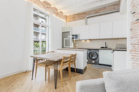 Apartment for sale in Barcelona, Spain 3 bedrooms, 95 sq.m. No. 167971 - photo 14