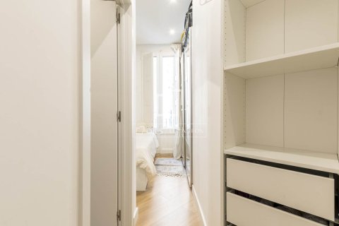 Apartment for sale in Barcelona, Spain 3 bedrooms, 95 sq.m. No. 167971 - photo 22