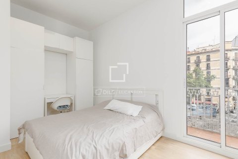Apartment for sale in Barcelona, Spain 3 bedrooms, 95 sq.m. No. 167971 - photo 8