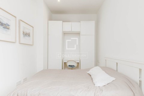 Apartment for sale in Barcelona, Spain 3 bedrooms, 95 sq.m. No. 167971 - photo 9