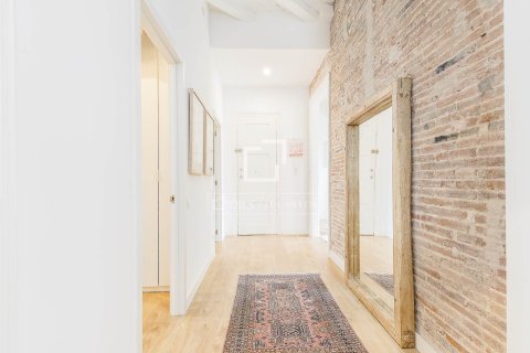 Apartment for sale in Barcelona, Spain 3 bedrooms, 95 sq.m. No. 167971 - photo 12